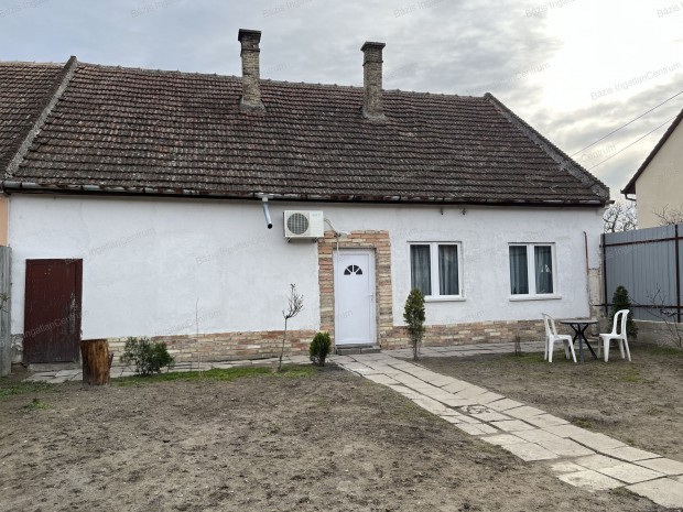 B�csalm�son h�romszob�s ikerh�z elad�