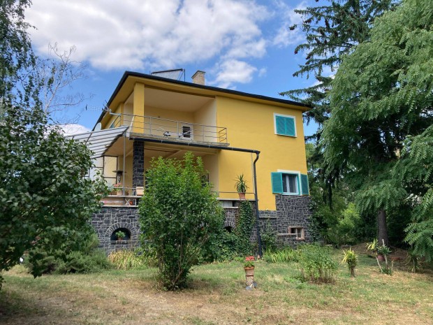 Badacsonyi villa kiad�