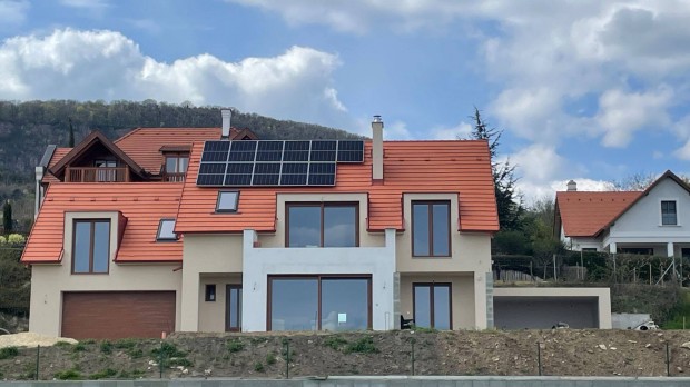 Badacsonytomaj Balatoni Panorámás Ház Eladó