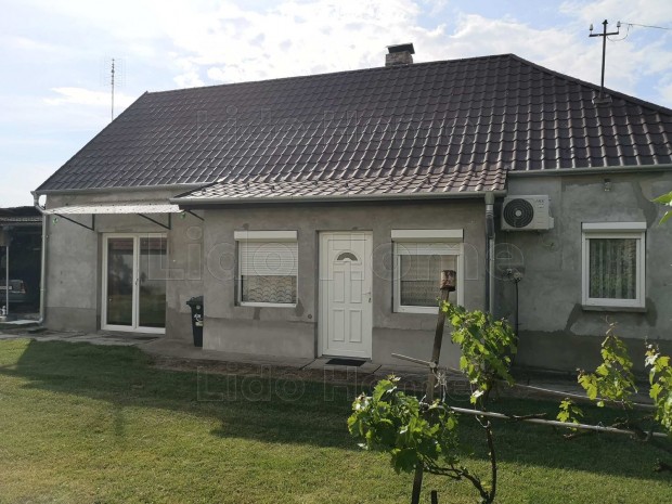 Bágyogszováton családi ház eladó