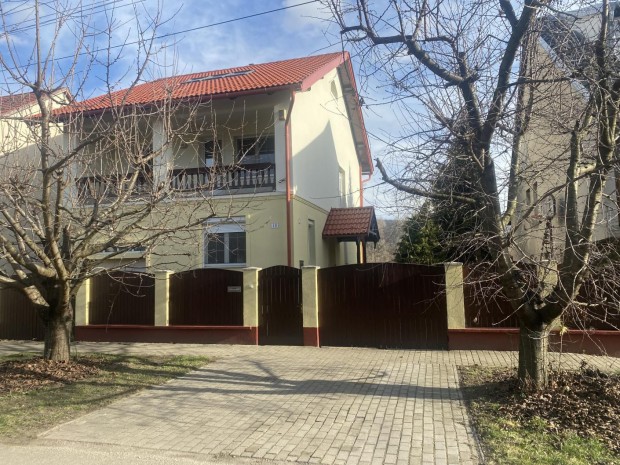 Baj, 5 szobás családi ház eladó