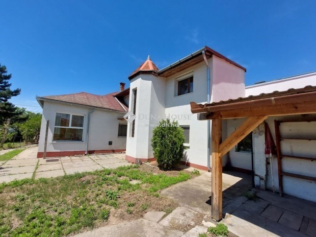 Bajai 166 nm-es h�z elad�