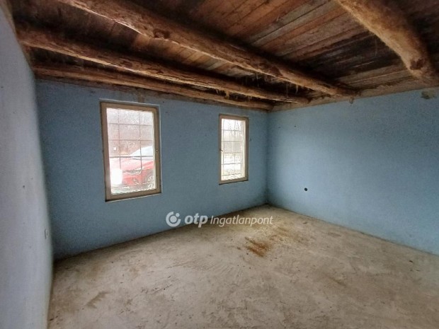 Bajai 48 nm-es h�z elad�