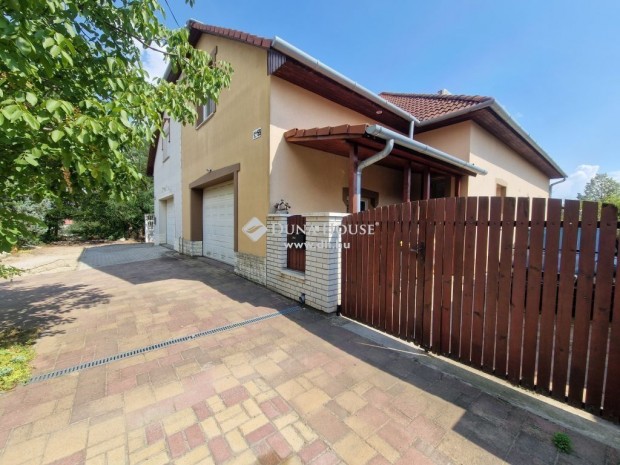 Bajai elad� 232 nm-es h�z