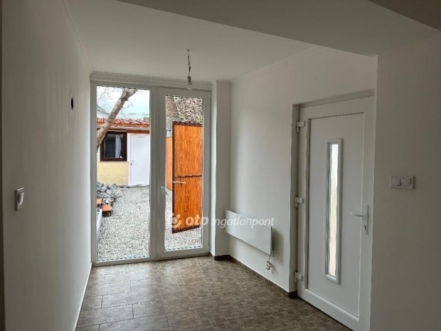 Bajai elad� 51 nm-es lak�s