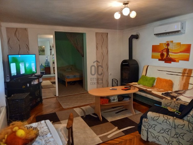 Baj�n, a livodai r�szen hangulatos kis tanya elad�  v�rosk�zeli nyuga