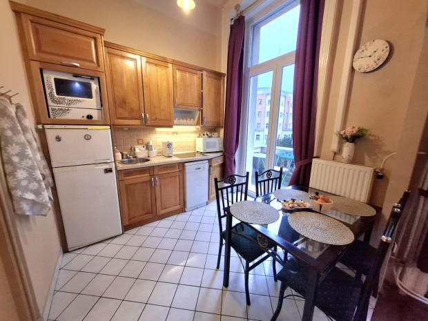 B�jos polg�ri lak�s, a belv�ros sz�v�ben