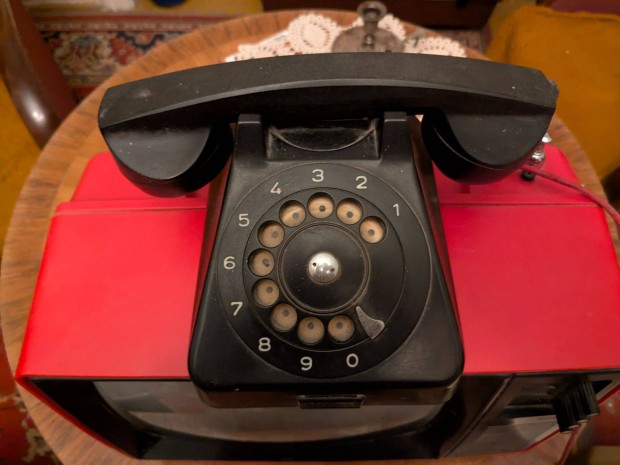Bakelit telefon tárcsázós