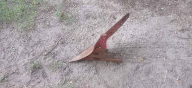 Bakh�t k�sz�t� eke, jobbos, balos ekefej