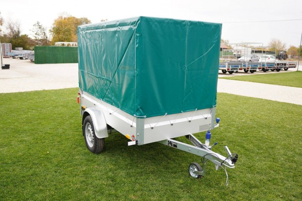 Bakon akciós új német ponyvás utánfutó rendszámmal csak 557.000 Ft