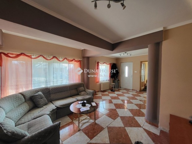 Bakonycsernyei elad� 91 nm-es h�z