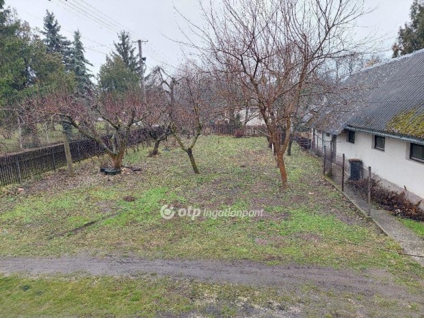 Bakonyszentl�szl�i 125 nm-es h�z elad�