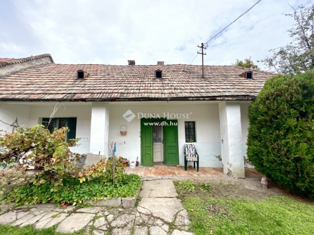 Bakonyszentl�szl�i elad� 60 nm-es h�z