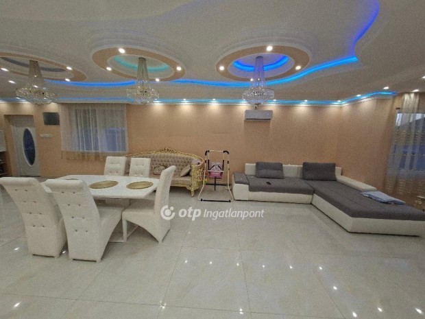 Baksi 128 nm-es h�z elad�