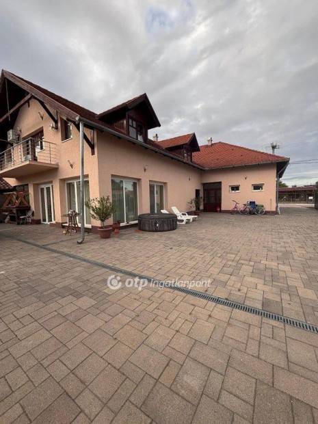 Baksi elad� 410 nm-es h�z