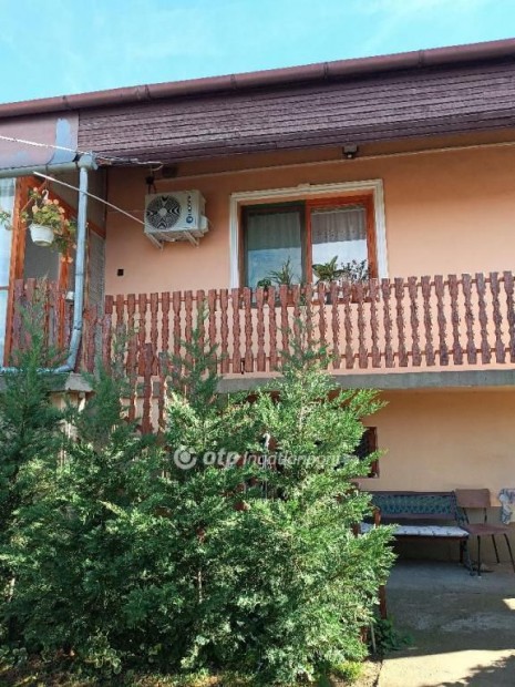 Baktal�r�nth�zai 330 nm-es h�z elad�