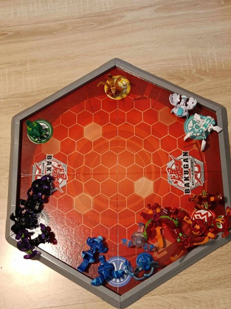 Bakugan-figurk, tbla, tartdoboz