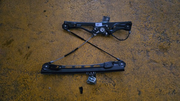 Bal els� ablakemel� A2117200346 elad�