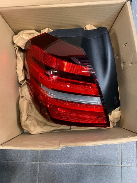 Bal oldali LED hátsó lámpa Mercedes GLA X156-hoz - A1569068300