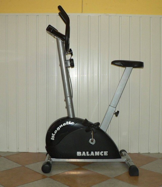 Balance típusú mágnesfékes kis helyigényű szobakerékpár szobabicikli