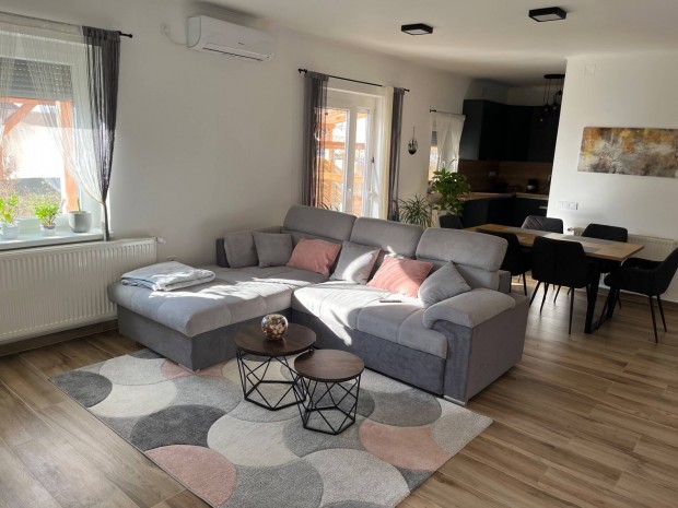 Balassagyarmaton elad� fel�j�tott csal�di h�z!