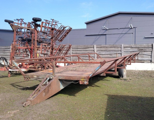 B�lasz�ll�t� 1 tengelyes p�tkocsi