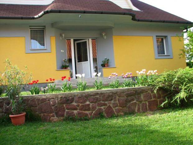Balaton felvidéki családi ház kiváló ár-érték aránnyal