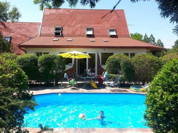 Balaton kiad hz apartman Balatonakali medence jakuzzi