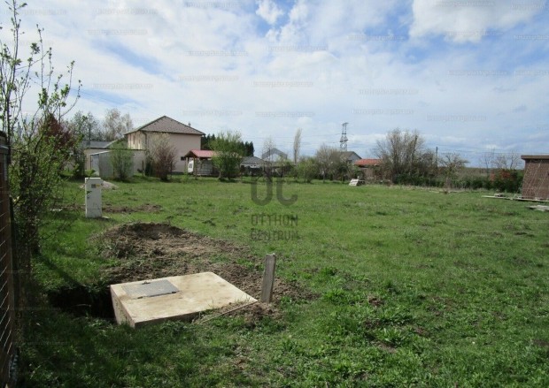 Balaton kzelben lakvezeti, dupla ptsi telek ELAD