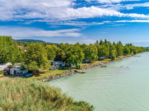 Balatonakali Teleptett lakkocsi, horgszhely