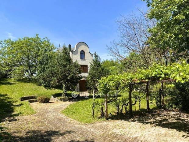 Balatonakarattyai 178 nm-es h�z elad�