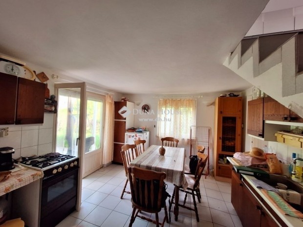 Balatonakarattyai elad� 71 nm-es h�z