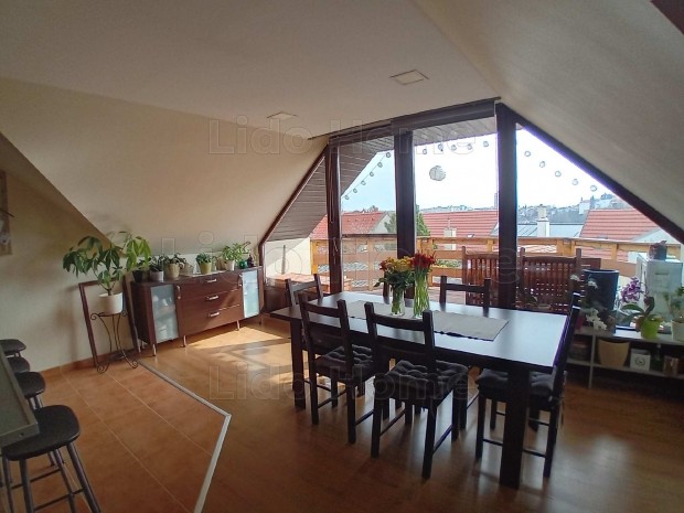 Balatonalmádi Lido Home Ingatlaniroda eladásra kínálja Veszprémben,