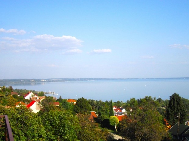 Balatonalm�di - Leny�g�z� panor�ma, mediterr�n k�rnyezetben!!!