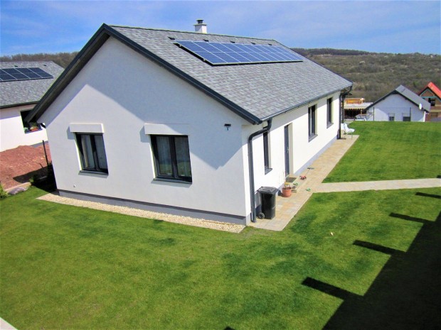 Balatonalm�di - �j �p�t�s� ikerh�z!!!