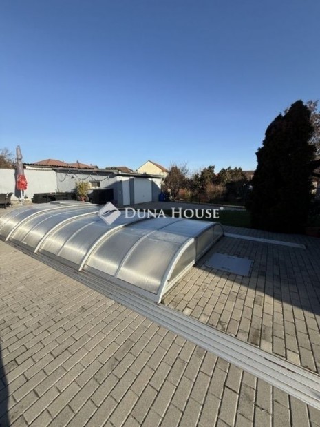 Balatonalm�dii 120 nm-es h�z elad�