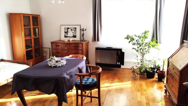 Balatonbogl�r t�gla lak�s