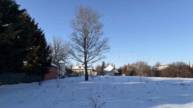 Balatonf�kaj�r csendes utc�j�ban �p�t�si telek elad�