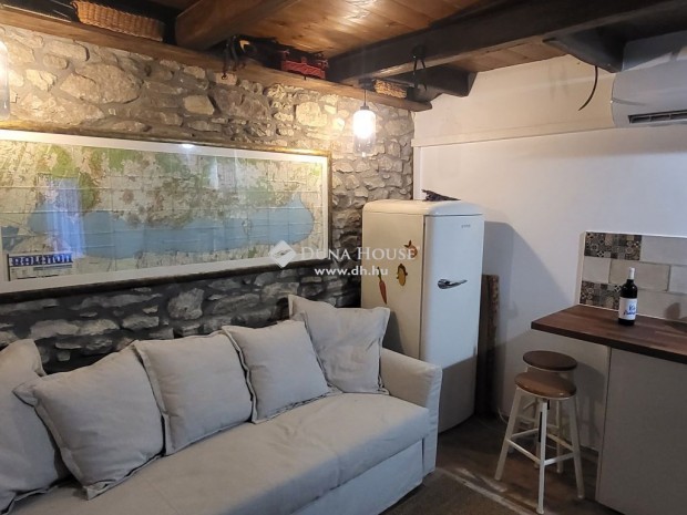 Balatonf�kaj�ri elad� 30 nm-es h�z