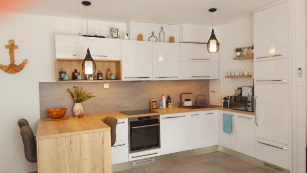 Balatonf�ldv�r, Helka utca, 57 m2-es, t�rsash�zi lak�s, 2 szob�s