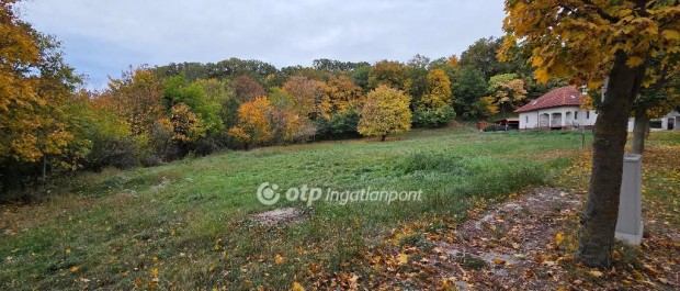 Balatonf�ldv�ri 3723 nm-es telek elad�