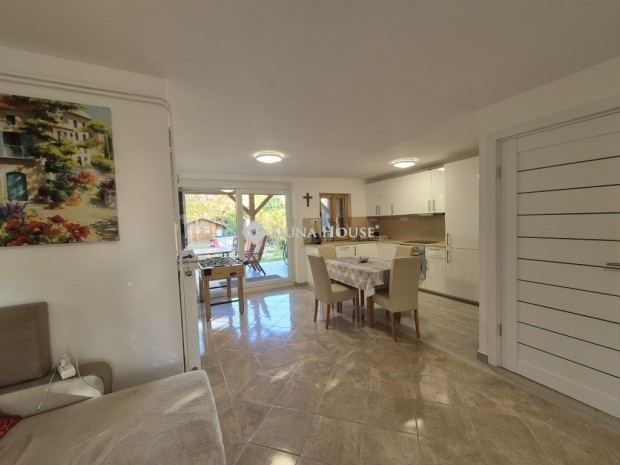 Balatonf�ldv�ri elad� 101 nm-es h�z