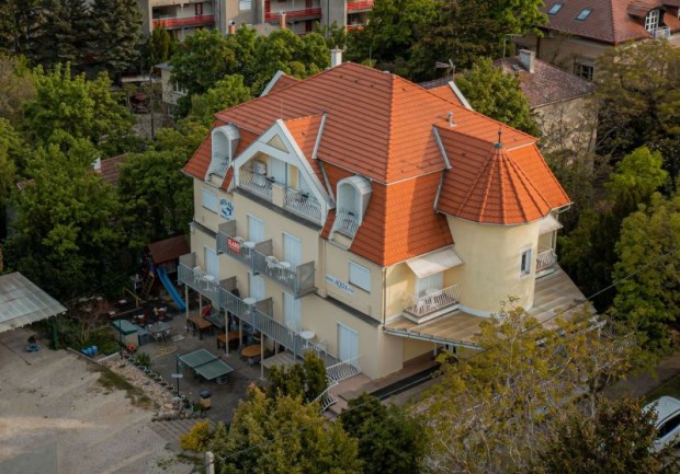 Balatonfreden remek lokcival apartmanhz elad