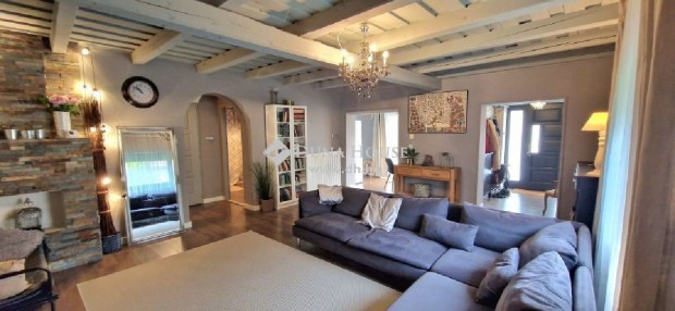 Balatonf�redi 133 nm-es h�z elad�