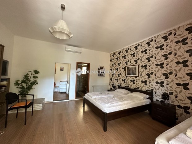 Balatonf�redi 250 nm-es h�z elad�