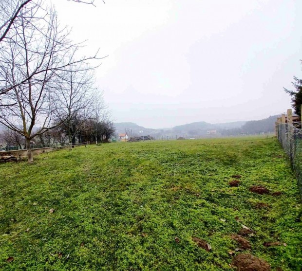 Balatonf�redi 4359 nm-es telek elad�