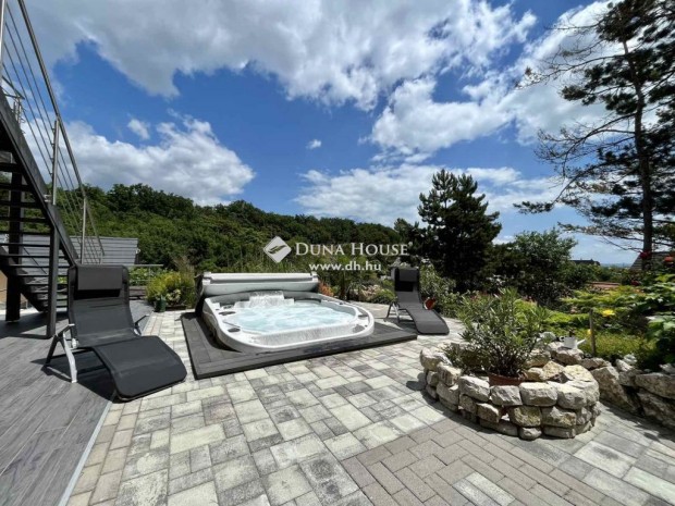 Balatonf�redi elad� 228 nm-es h�z