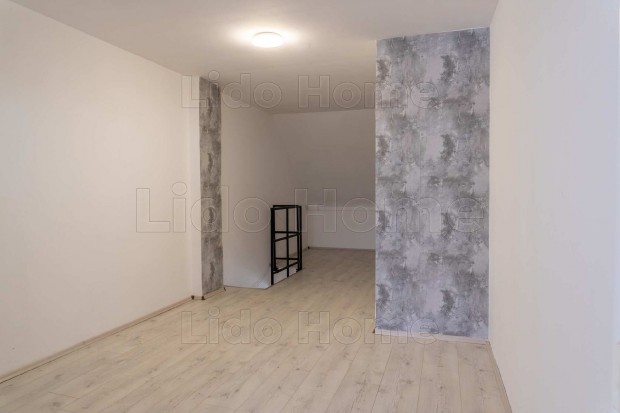 Balatonf�redi panor�m�s sorh�zi lak�s elad�