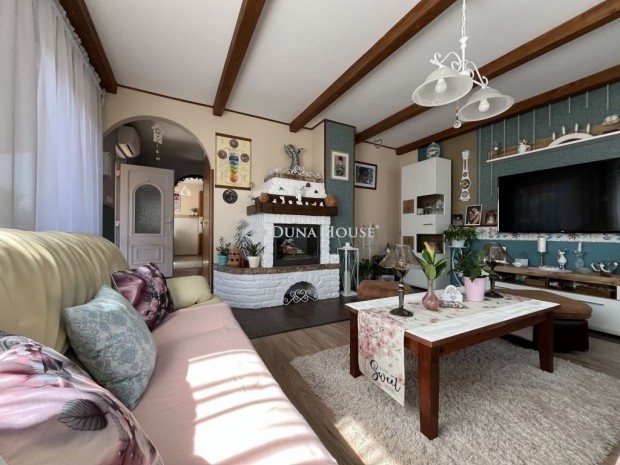 Balatonf�zf�i 162 nm-es h�z elad�