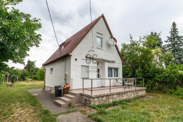 Balatonhoz k�zel - Als��rsi elad� t�gla csal�di h�z